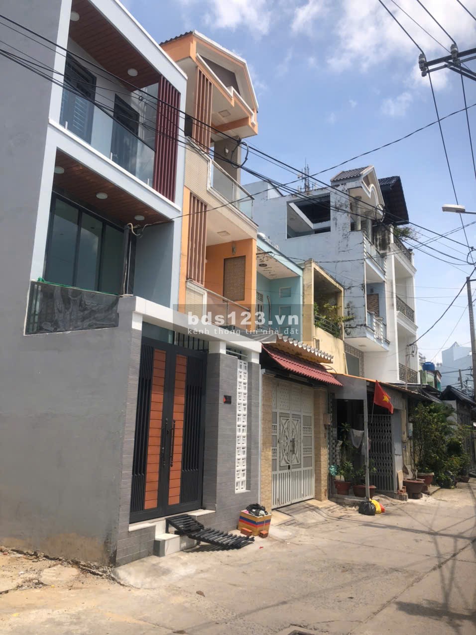 Bán nhà 70m2 tại 59 Liên khu 10 - 11, 70m2, 2PN + 1WC, Bình Tân, HCM.