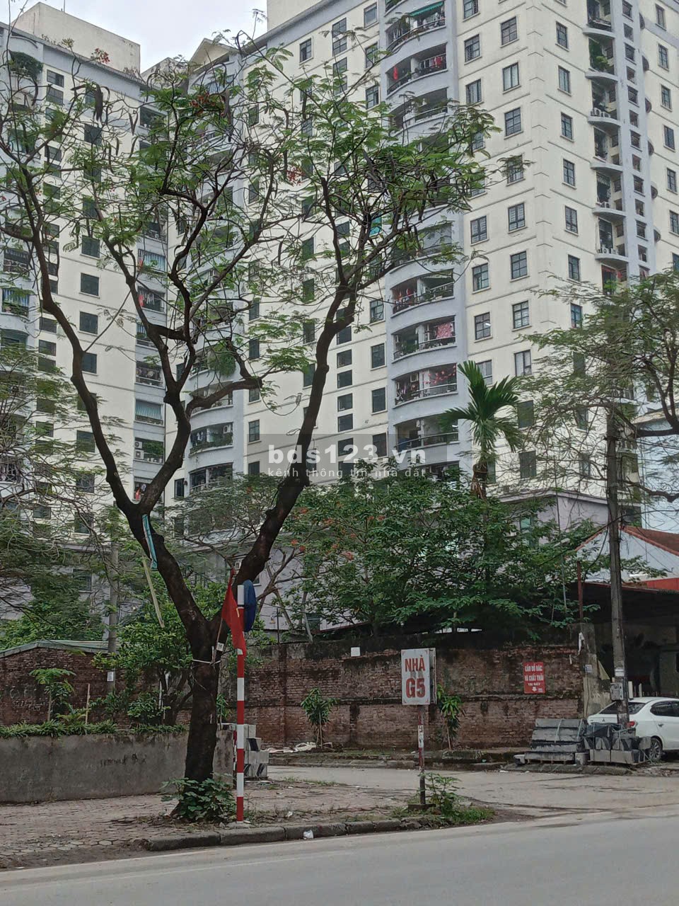Chính chủ cho thuê lâu dài CH CC đầu hồi 90m2, 3PN, 2WC. ĐT…