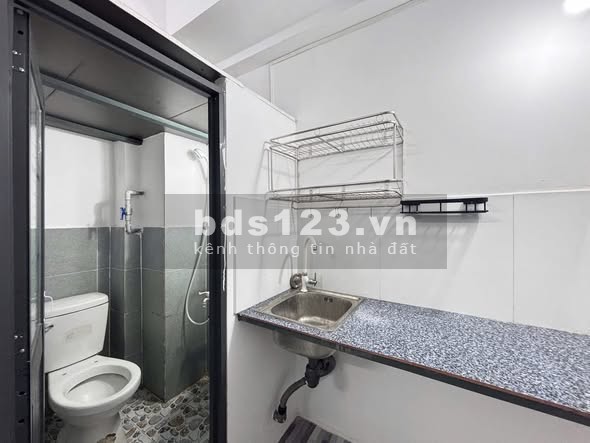 Cho thuê phòng nhỏ không gác 2.4 triệu tại Phan Văn Hớn, Q.12