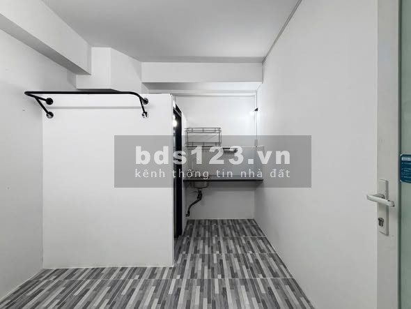 Cho thuê phòng nhỏ không gác 2.4 triệu tại Phan Văn Hớn, Q.12