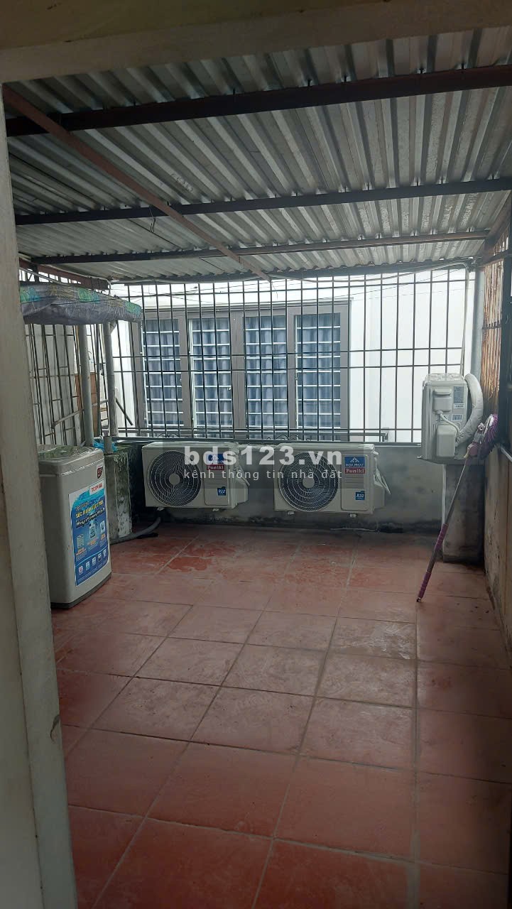 Cho thuê nhà chính chủ 5 tầng đầu ngõ 142 đường Kim Giang