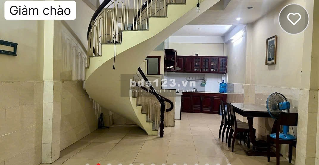 Bán gấp nhà kinh doanh tốt tại trung tâm Bình Thạnh