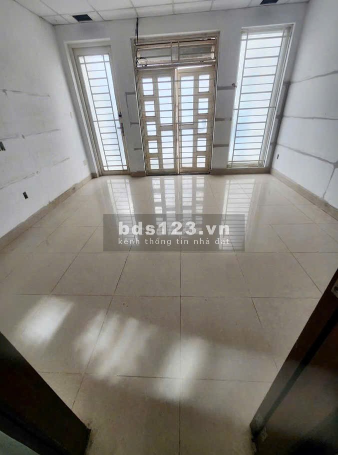 Cho thuê nhà MT 3 lầu 112 Phan Văn Hân P17 Bình Thạnh tiện kinh doanh