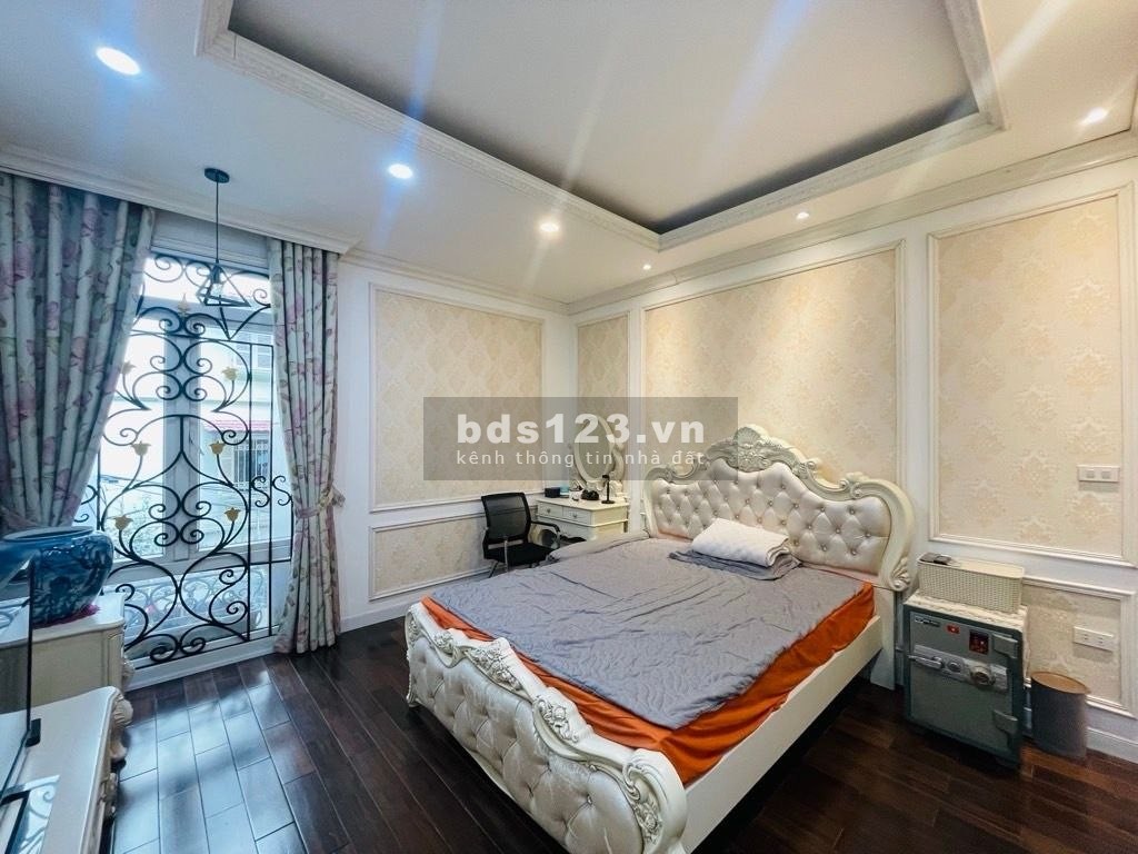 NGUYỄN CHÍ THANH - Ô TÔ TRÁNH - PHÂN LÔ BÀN CỜ - VỈA HÈ, KINH…