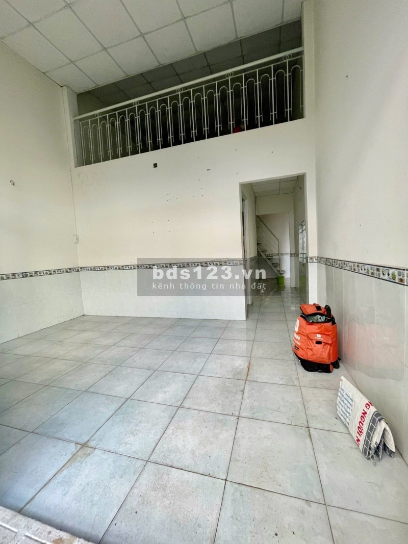 Bán nhà 72m2 - Ngang 6m, Gần MT Nguyễn Thần Hiến, Q4. Giá Hơn 6 Tỷ