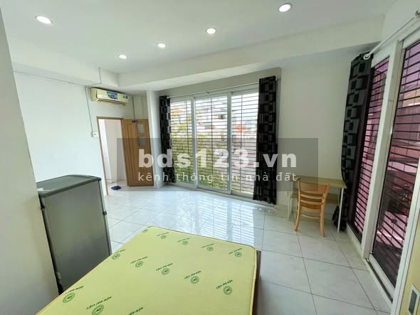 Phòng Studio Full Nội Thất, Cửa Sổ Trời Rộng, 273 Nguyễn Văn…