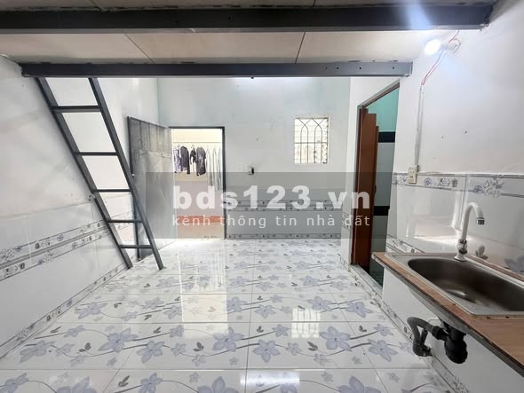 Phòng trọ 20m² có gác cao, 2.8 triệu tại 74 Phan Văn Hớn, Q.12