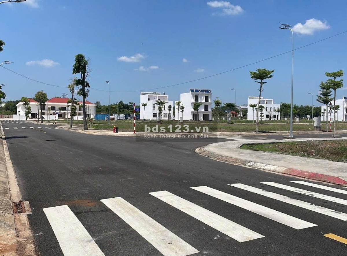 Đất nền Khu đô thị Bắc Sài Gòn, sổ riêng, xây dựng tự do 100% thổ cư, 39 tiện ích nội khu