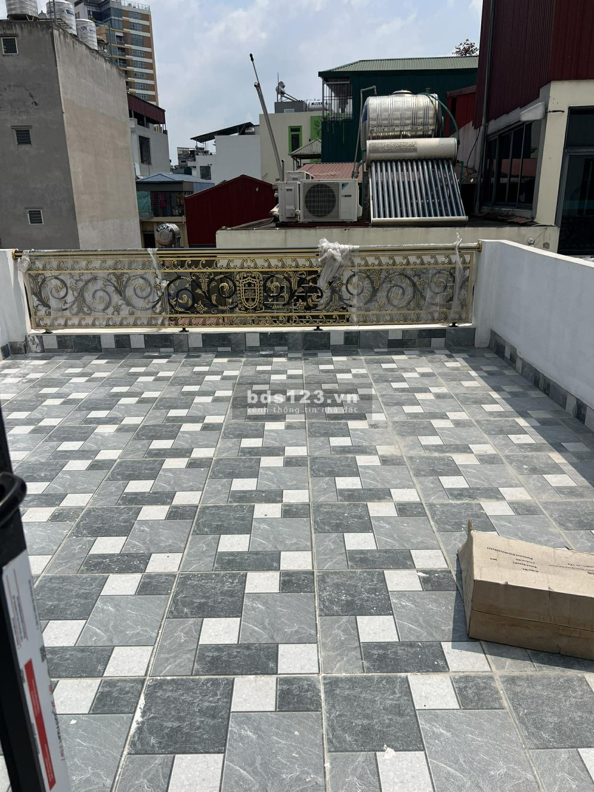 Trong Ngõ Lạc Long Quân. 6 Tầng Thang Máy. Gara Ô Tô. 57 m2. Mặt…