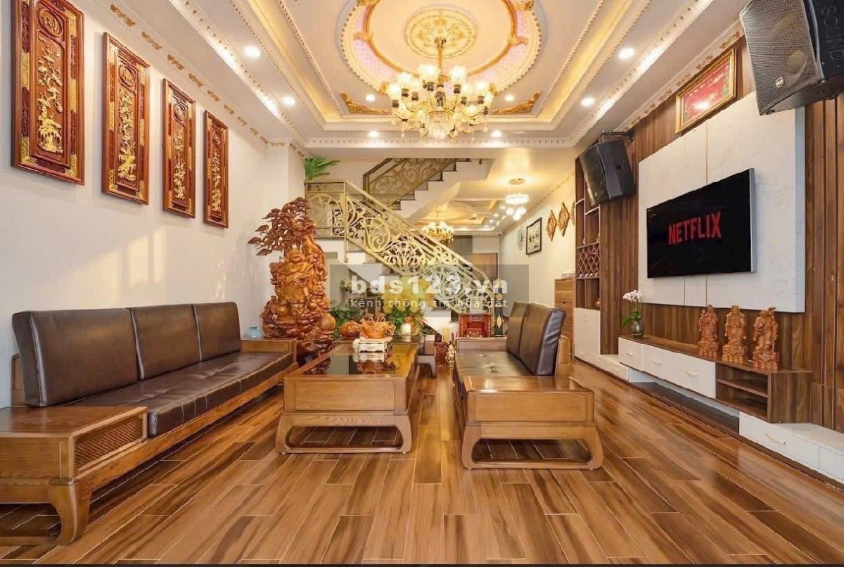 Nhà 4 tầng đẹp và tâm huyết gần ngã 5 đại học Đà Lạt
