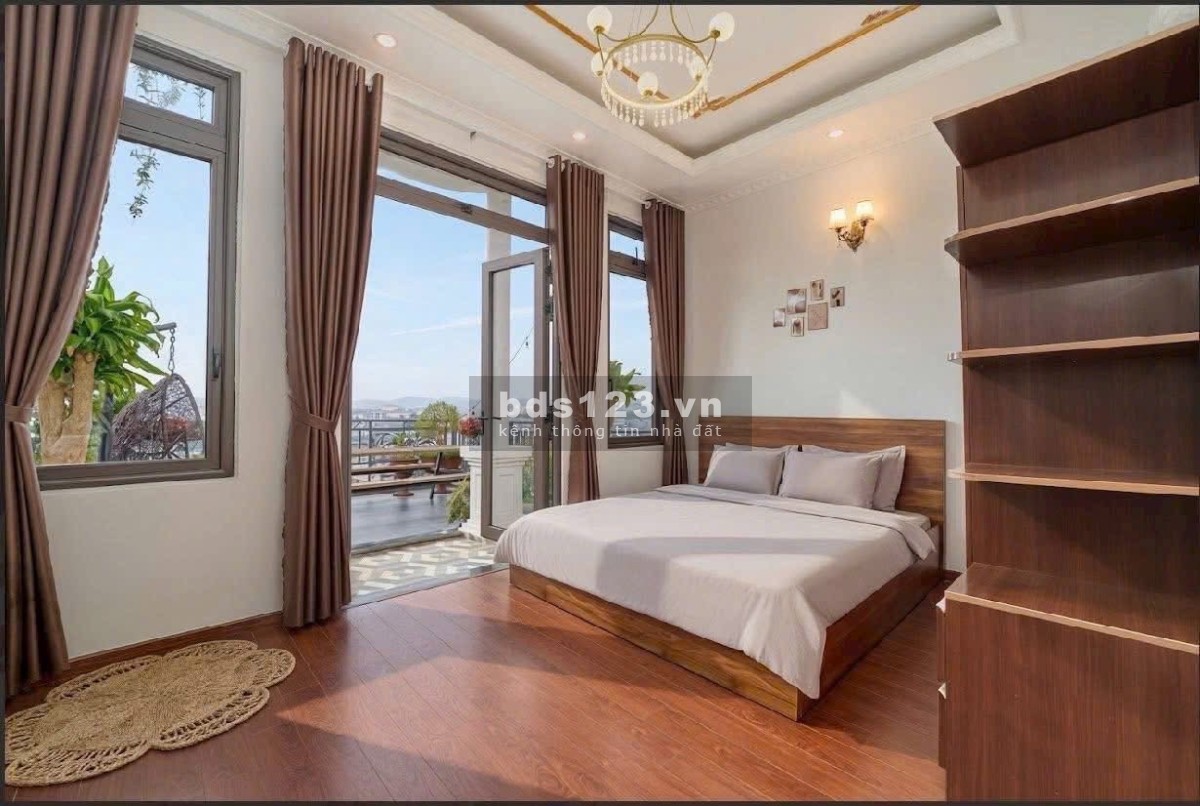 Nhà 4 tầng đẹp và tâm huyết gần ngã 5 đại học Đà Lạt