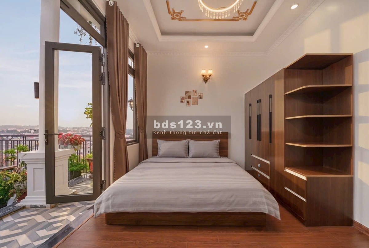 Nhà 4 tầng đẹp và tâm huyết gần ngã 5 đại học Đà Lạt