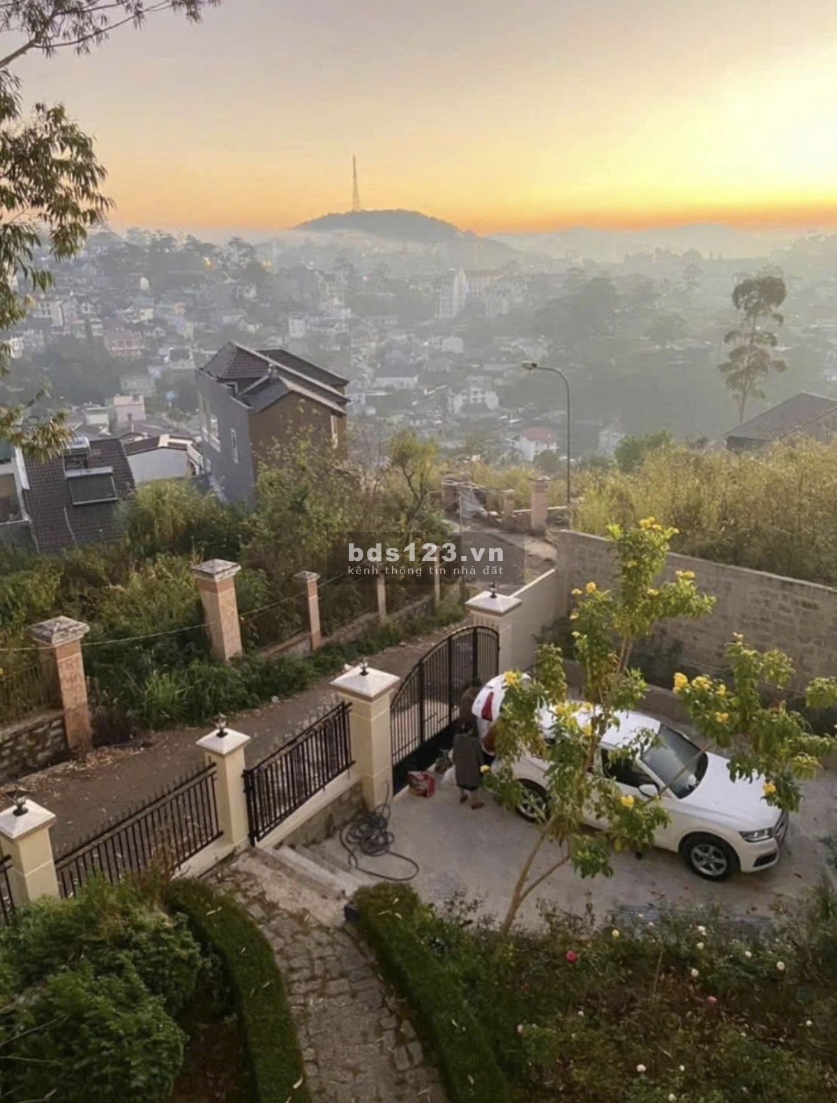 Căn villa độc bản đẹp mặt tiền đường Nguyễn Trung Trực