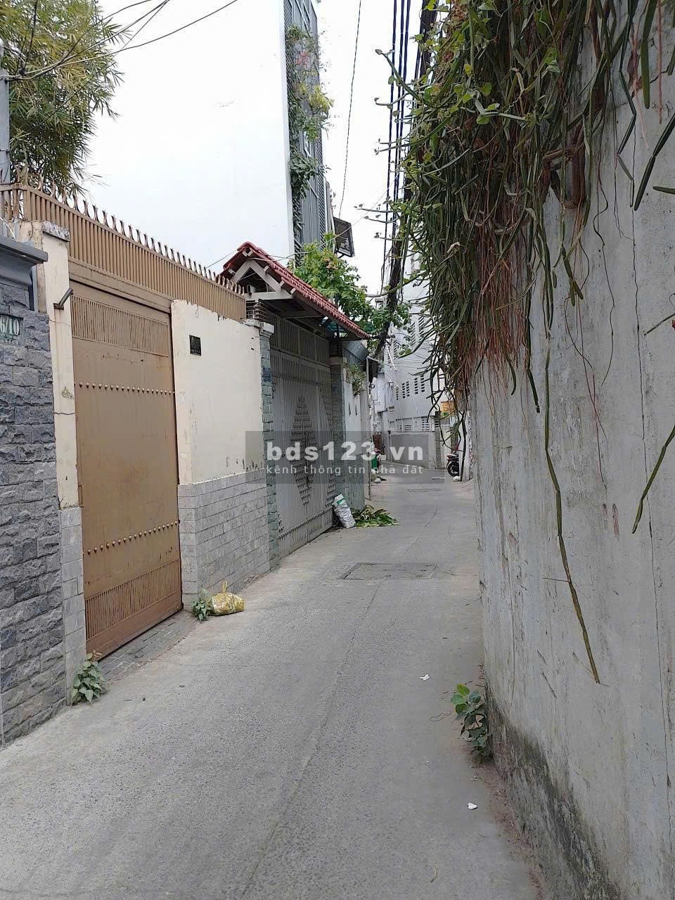 Bán nhà 3 x 20m 2 lầu hẻm xe hơi thông Nhiêu Tứ P7 Phú Nhuận