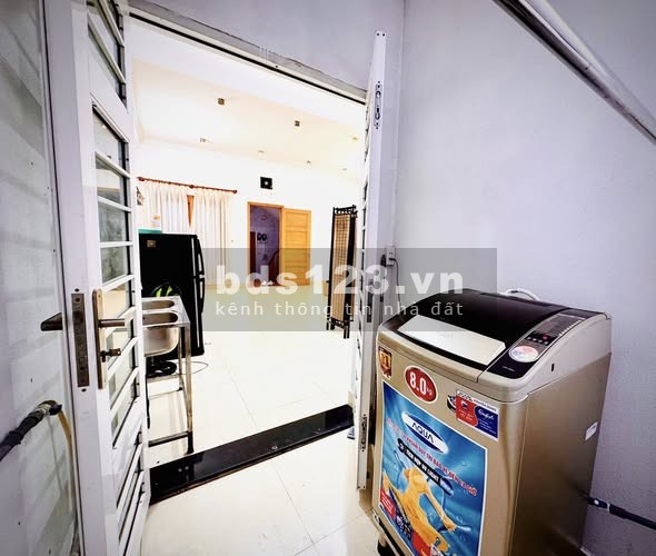 Cho thuê Studio ban công Phạm Cự Lượng, Phổ Quang, gần sân…