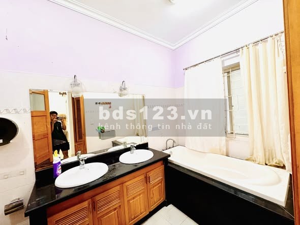 Cho thuê Studio ban công Phạm Cự Lượng, Phổ Quang, gần sân…