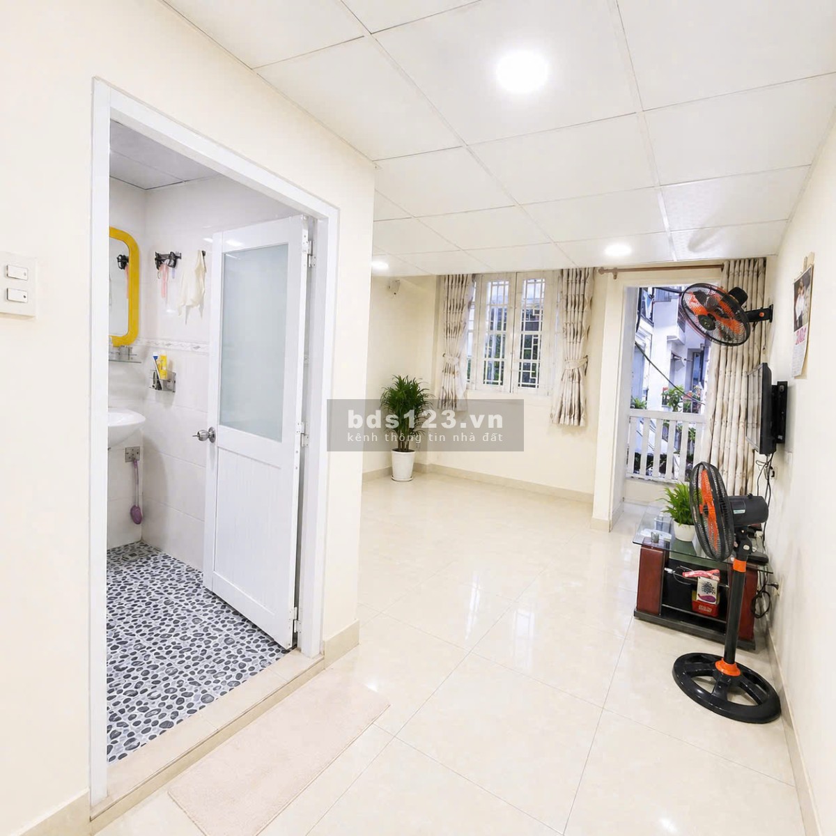 NHÀ 4 TẦNG XÂY KIÊN CỐ - SÁT MẶT TIỀN - NGAY HOÀNG TRỌNG…
