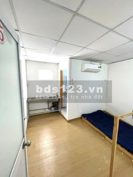 Phòng trọ Nguyễn Xí, có máy lạnh, kệ bếp, giá 3.2 triệu