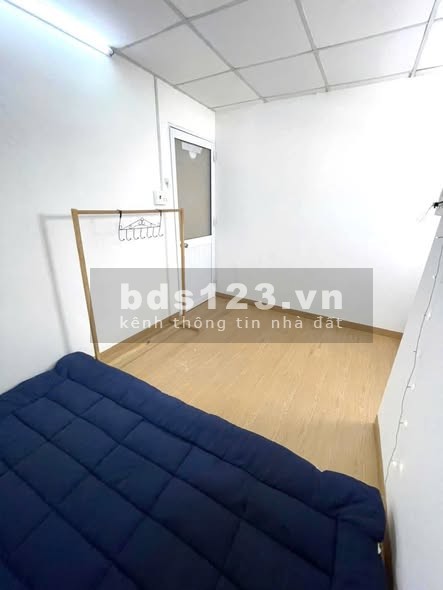 Phòng trọ Nguyễn Xí, có máy lạnh, kệ bếp, giá 3.2 triệu
