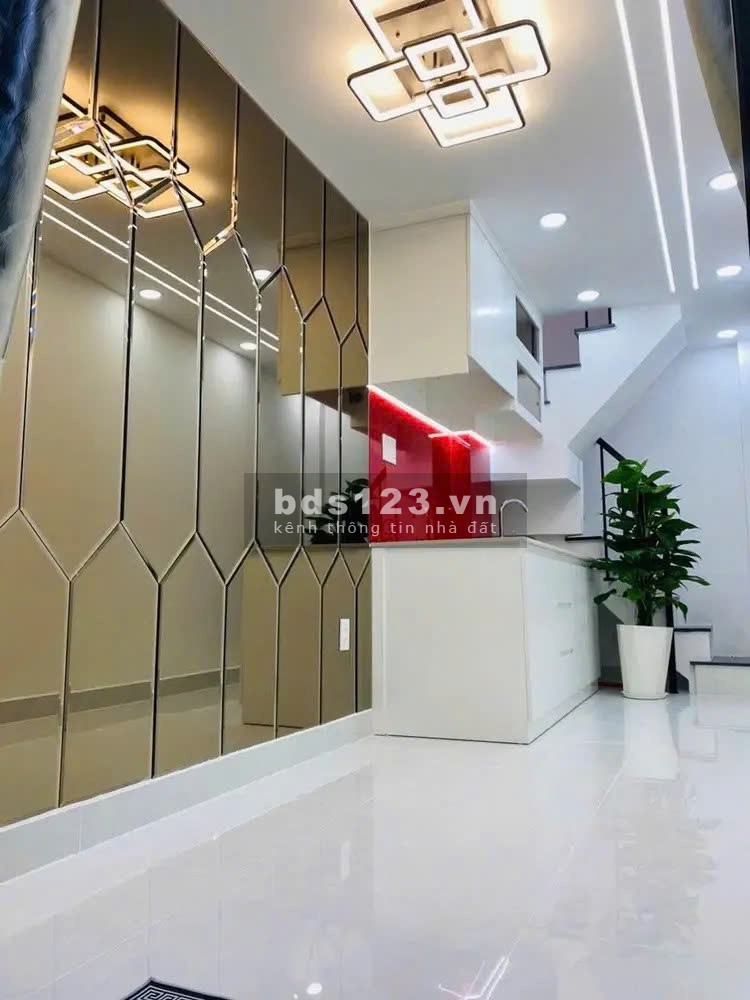 Nhỉnh 2 tỷ có ngay Hộ Khẩu Sài Gòn - 3 Tầng - Full Nội Thất…