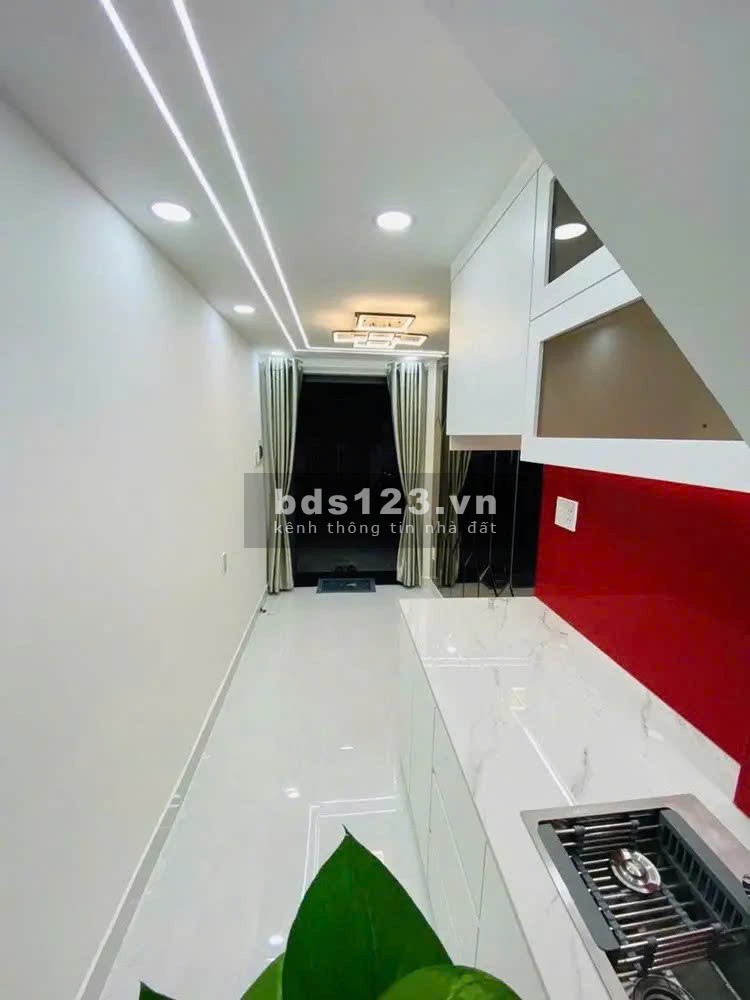 Nhỉnh 2 tỷ có ngay Hộ Khẩu Sài Gòn - 3 Tầng - Full Nội Thất…