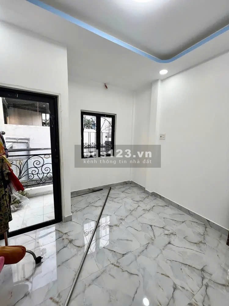 Nhà đẹp 3 tầng Hoà Bình - Sát Đầm Sen