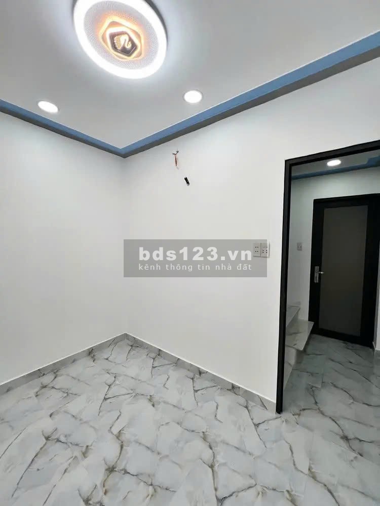 Nhà đẹp 3 tầng Hoà Bình - Sát Đầm Sen