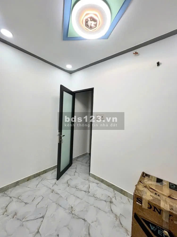 Nhà đẹp 3 tầng Hoà Bình - Sát Đầm Sen