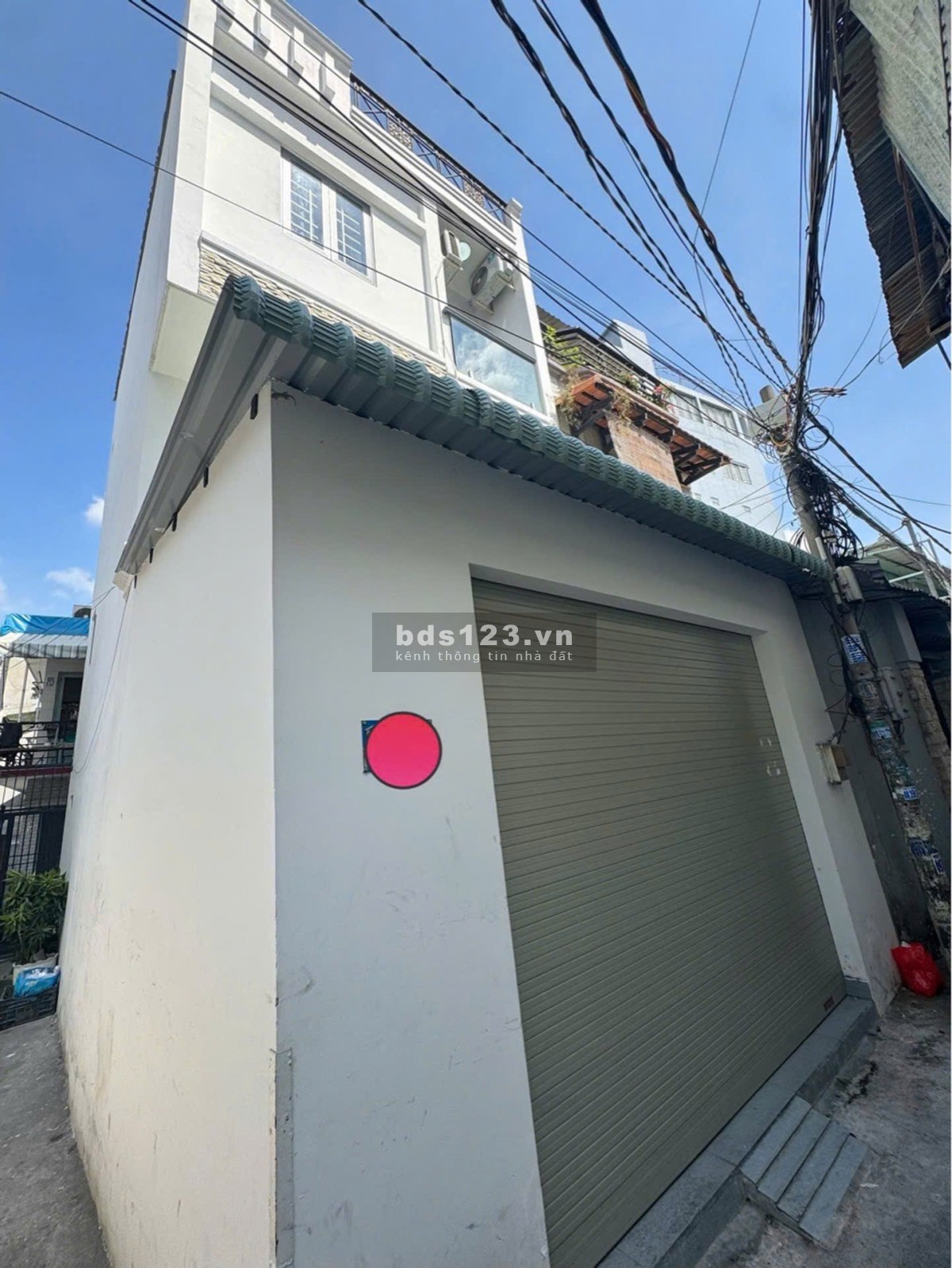 Quận 7 - Nhà 3 lầu - 5tỉ nhỉnh - lô góc - hẻm 1 sẹc