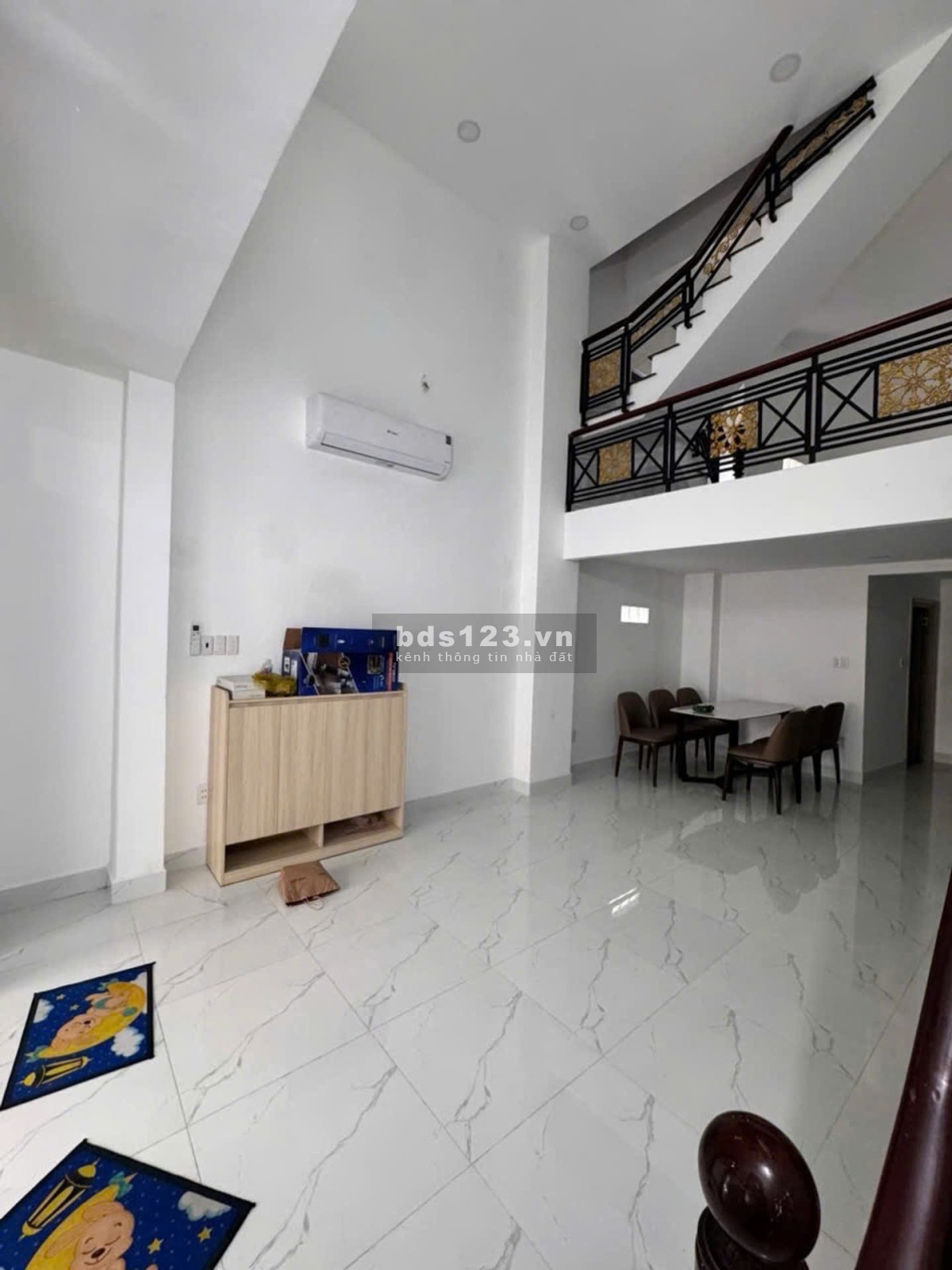 Quận 7 - Nhà 3 lầu - 5tỉ nhỉnh - lô góc - hẻm 1 sẹc