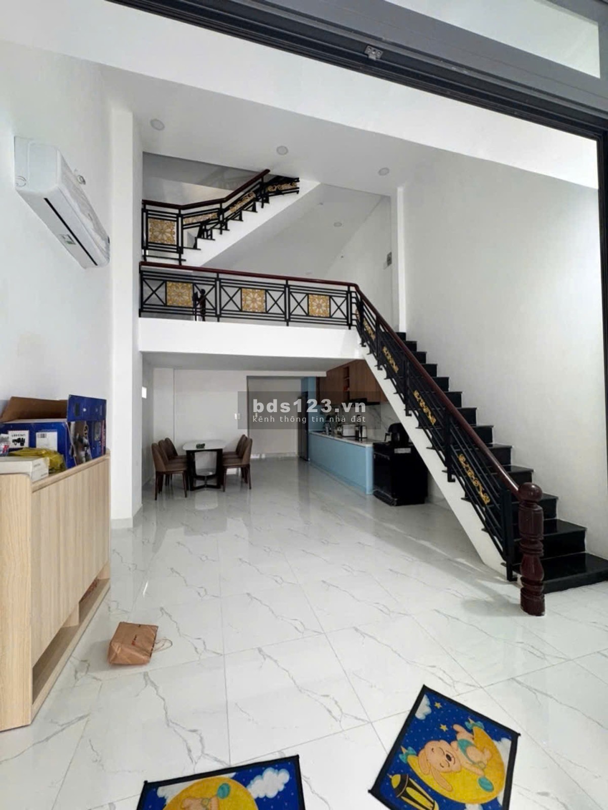 Quận 7 - Nhà 3 lầu - 5tỉ nhỉnh - lô góc - hẻm 1 sẹc