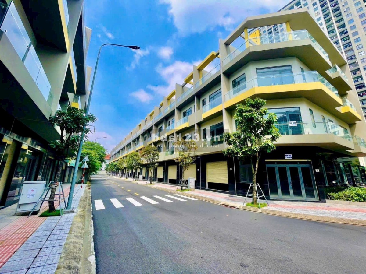 Cần bán nhanh căn nhà phố Bcons Uni Valley Giá chỉ 7.8 tỷ