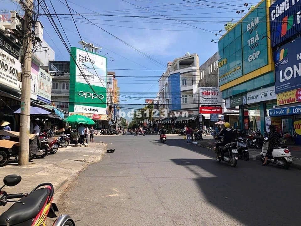 Bán gấp đất ngay QL50 gần Bến xe Quận8