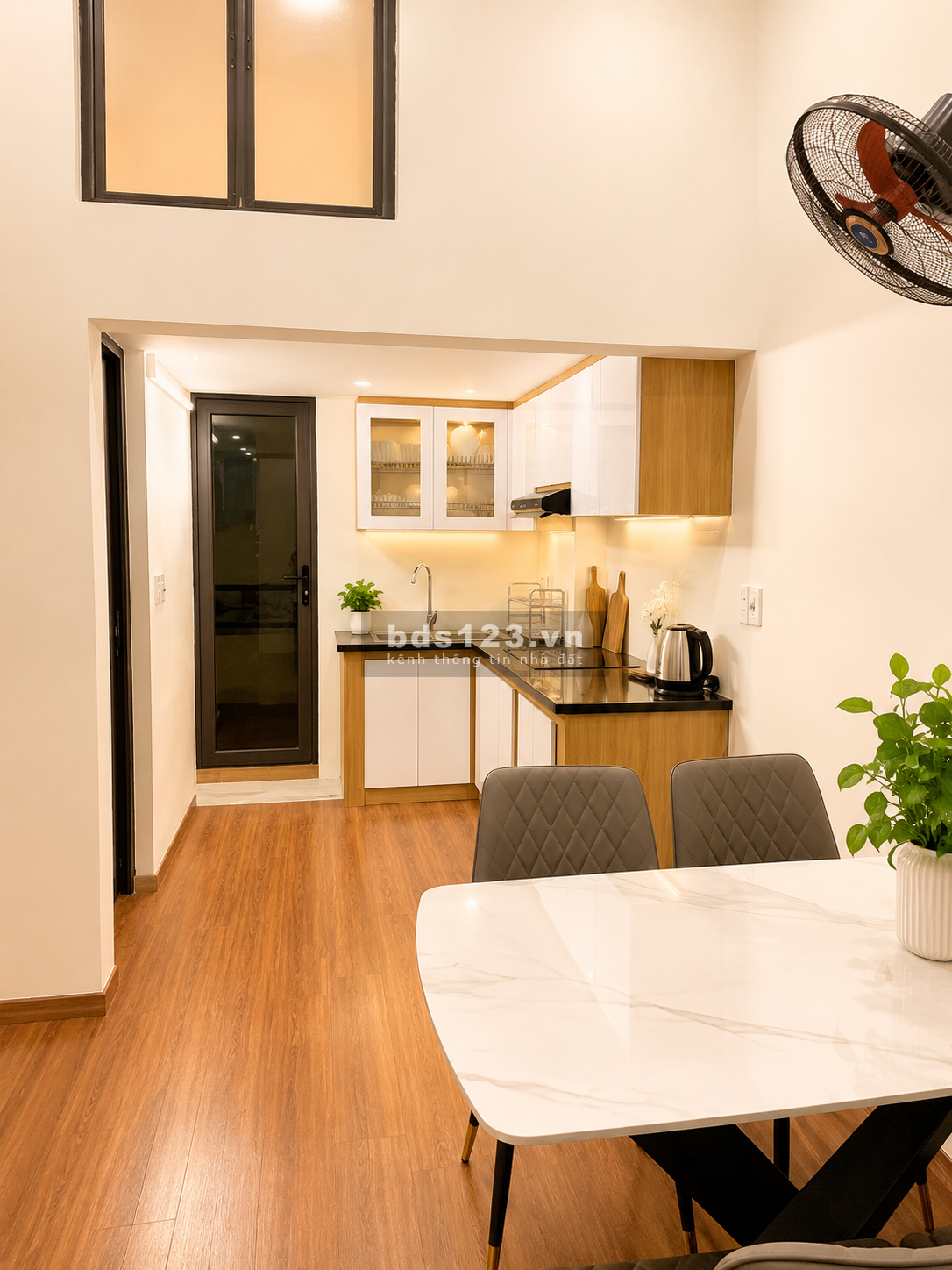 4 TỶ HƠN – CẢ NHÀ 3 THẾ HỆ SỐNG GIỮA PHỐ TÔN ĐỨC…