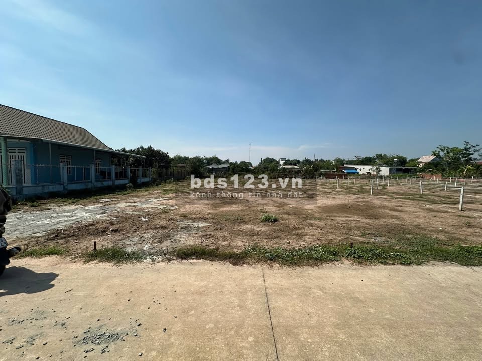 BÁN ĐẤT 10x50 GIÁ 540 TRIỆU – CÓ SỔ HỒNG RIÊNG – NGAY CHỢ…
