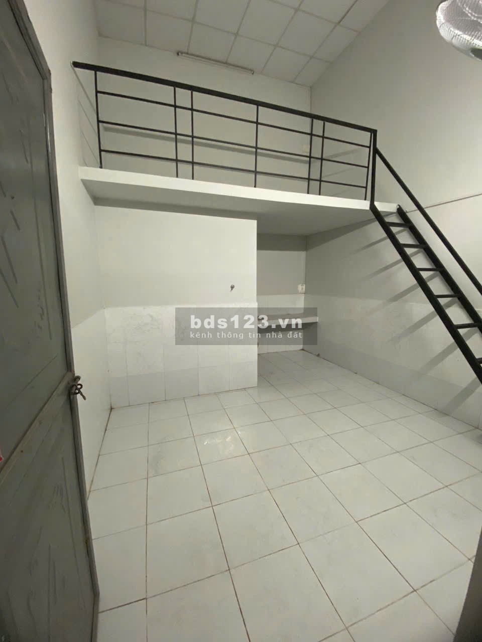 CHO THUÊ PHÒNG TRỌ GẦN ĐẠI HỌC FPT 20M2 LỘ THÔNG THOÁNG GIÁ…