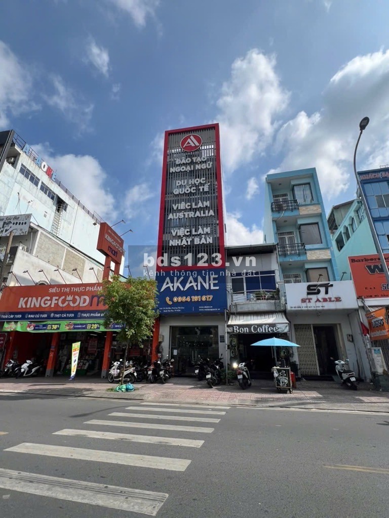 - Mặt tiền đường 20m, cực kỳ đông đúc sầm uất, thuận…