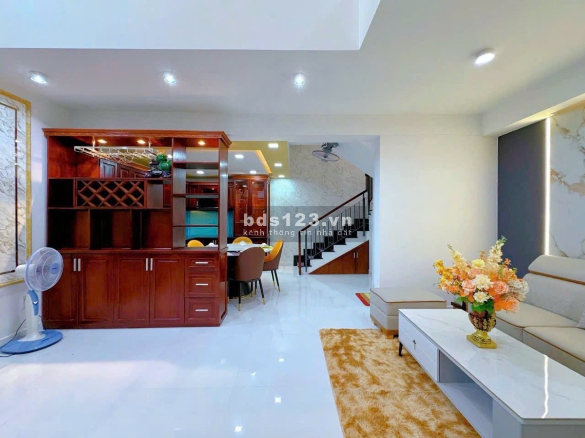 Vị trí đẹp vô vàn tiện ích gần chợ Phạm Văn Bạch, siêu thị Emart, chung cư Khang Gia, tuyến Metro,
