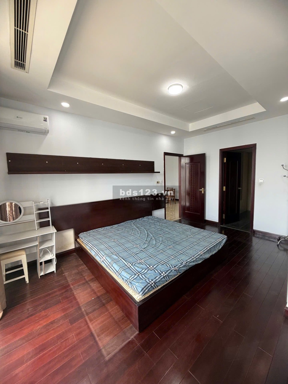 14.55 tỷ – Royal City, 2 ngủ, có slot ô tô, ở ngay