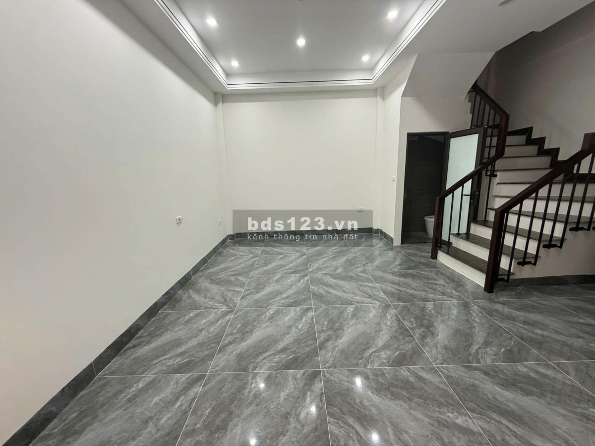 8,5 TỶ PHỐ Ô CÁCH NHÀ 5 TẦNG MỚI XÂY HIỆN ĐẠI