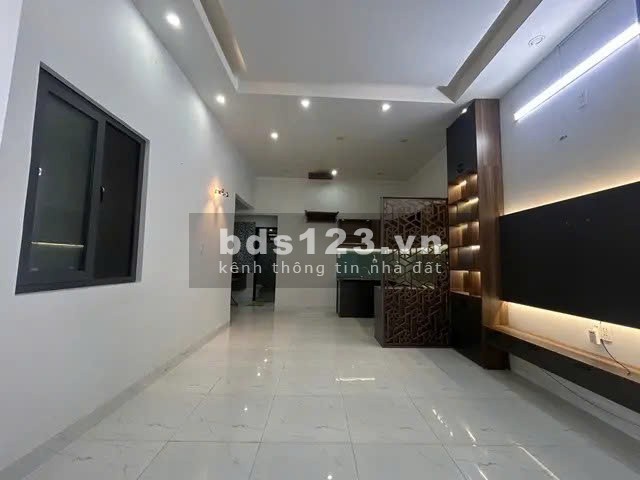 Nhà mặt tiền Nguyễn Văn Linh — Chủ cần bán nhanh trong 6 tỷ
