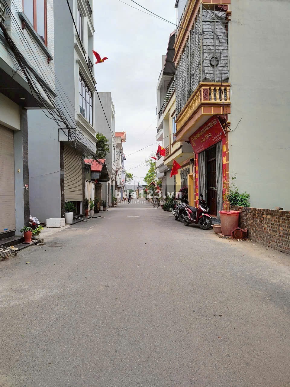 Cần tiền bán đất ven đô giá rẻ như giá lợn chết