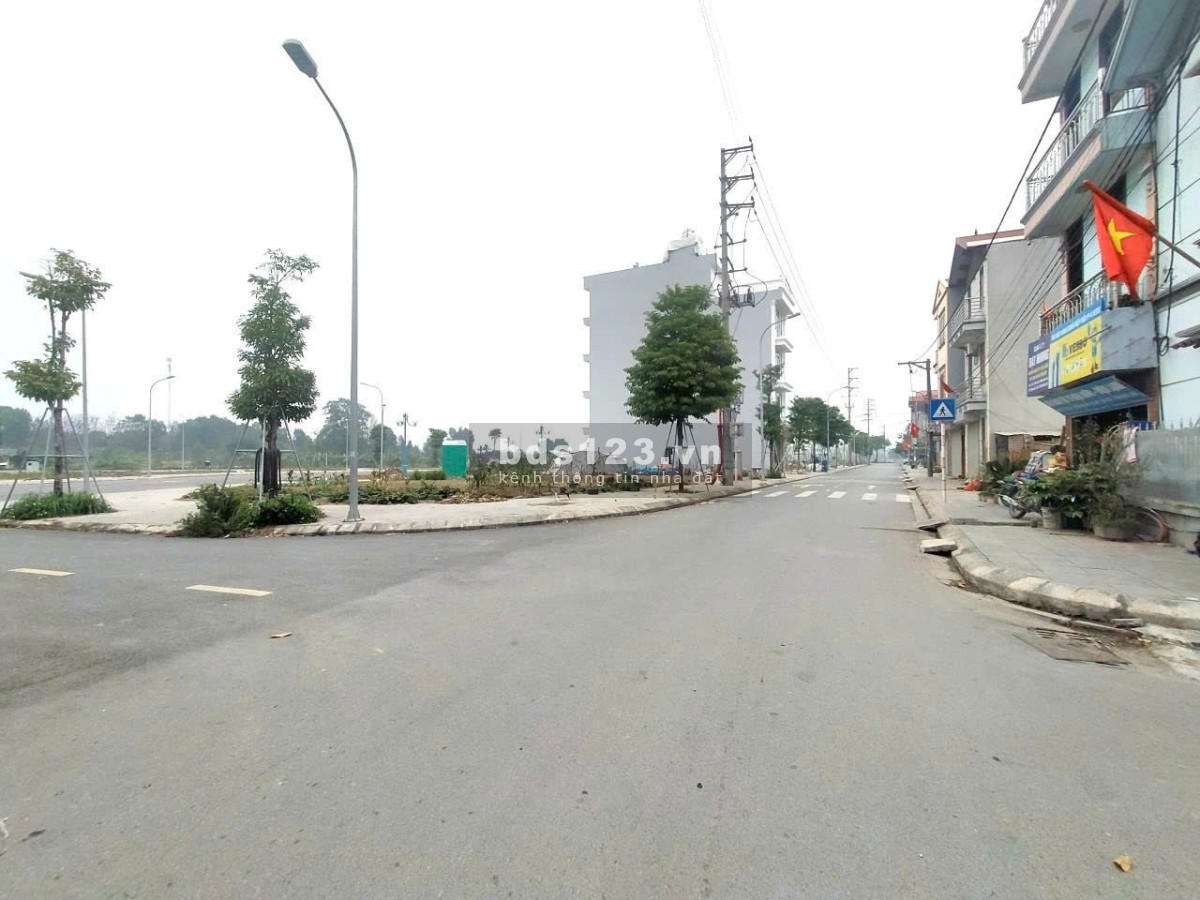 Cần tiền bán đất ven đô giá rẻ như giá lợn chết