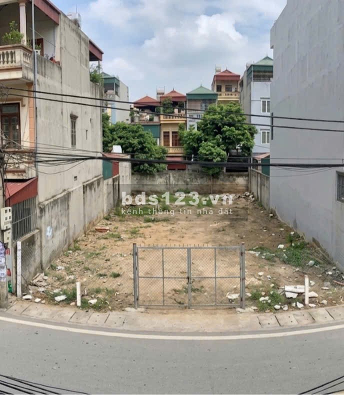 Cần tiền bán đất ven đô giá rẻ như giá lợn chết
