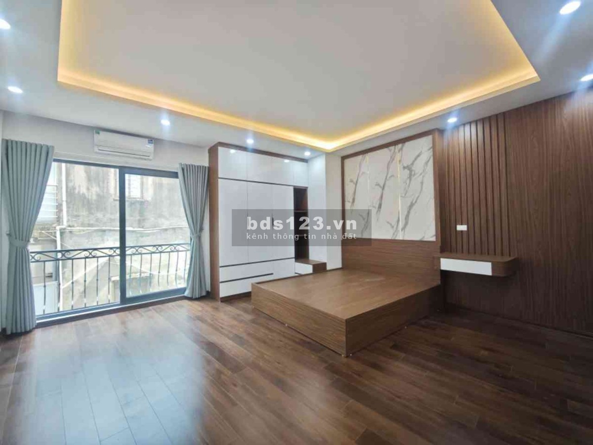 Nhà Cầu Giấy 43m2 7 tầng thang máy.
