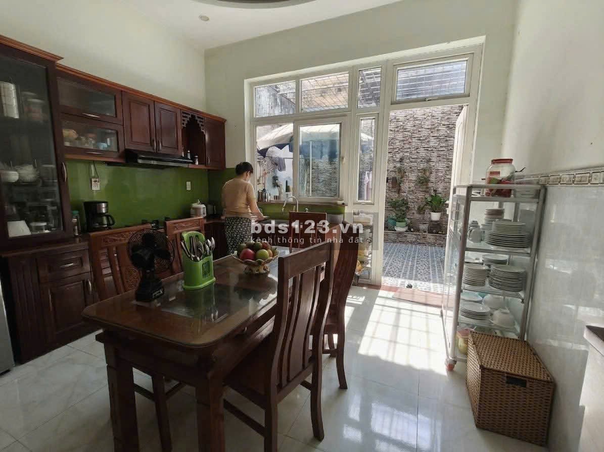 Bán nhà 1 trệt 1 lầu mặt tiền DT42, Đông Thạnh Hóc Môn…