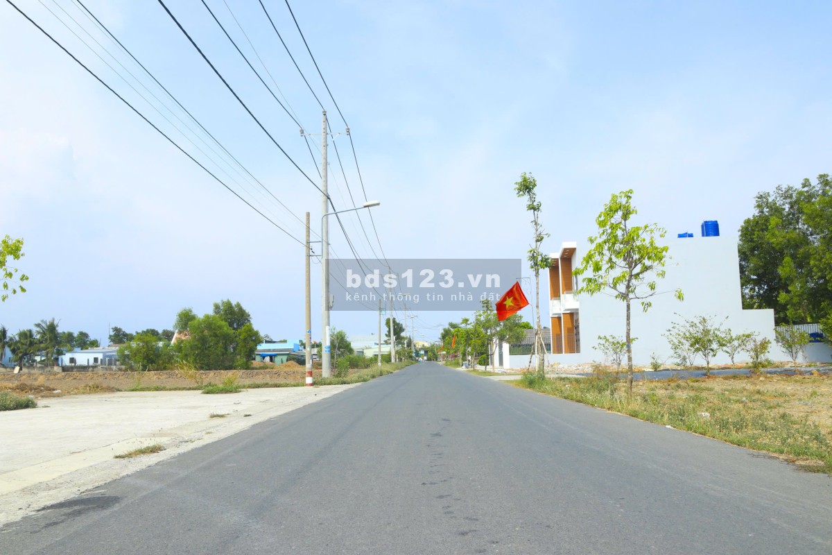 SỞ HỮU ĐẤT NỀN TRUNG TÂM THỊ TRẤN CẦN ĐƯỚC – CHỈ 360…