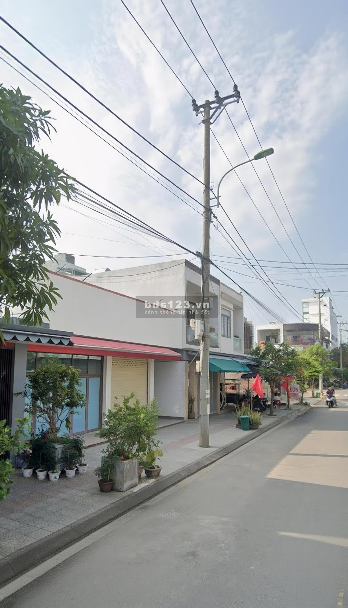 Bán đất tặng Kho, Sát đường Nguyễn Phước Lan, song song…