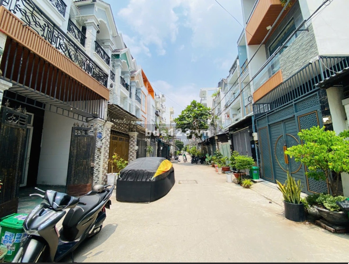 NHÀ ĐẸP HẺM Ô TÔ 8M đường TX21-TX22, Q12 – GẦN CHỢ MINH PHÁT