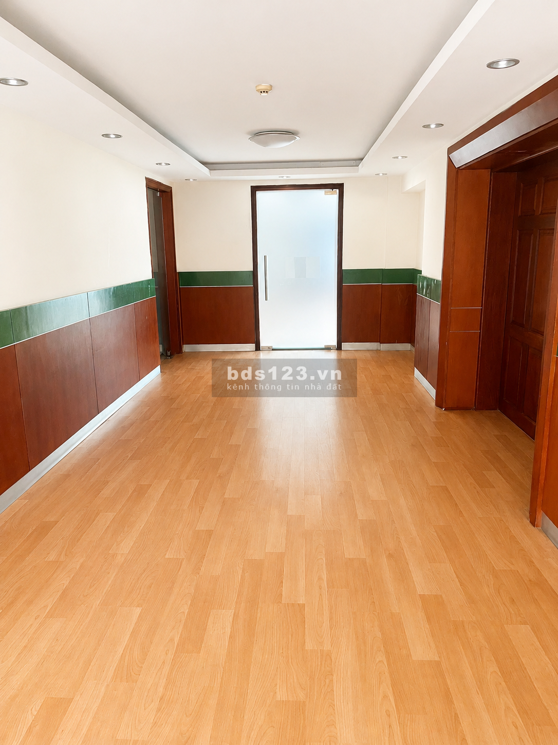 Cho thuê văn phòng 60m2 tại Dịch Vọng Hậu Cầu Giấy, Hà Nội